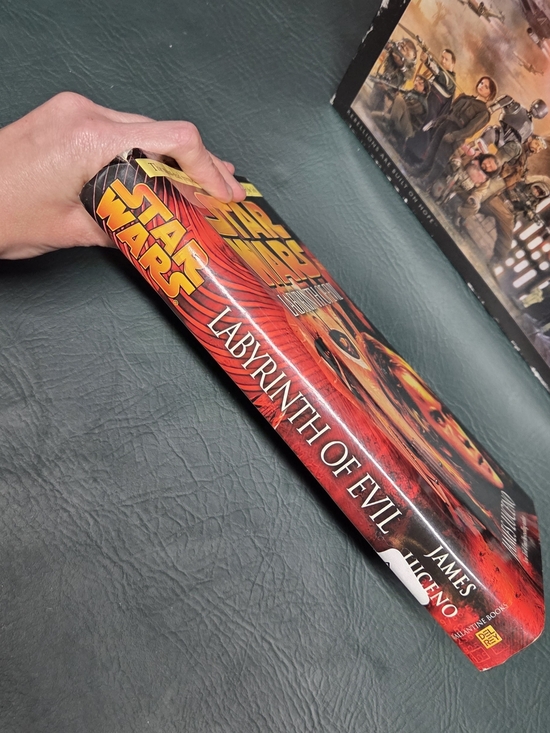 *Star Wars 2000-Piece Puzzle & 'Labyrinth of Evil' Book Bundle - Black/Red New** - Picture 5 of 12